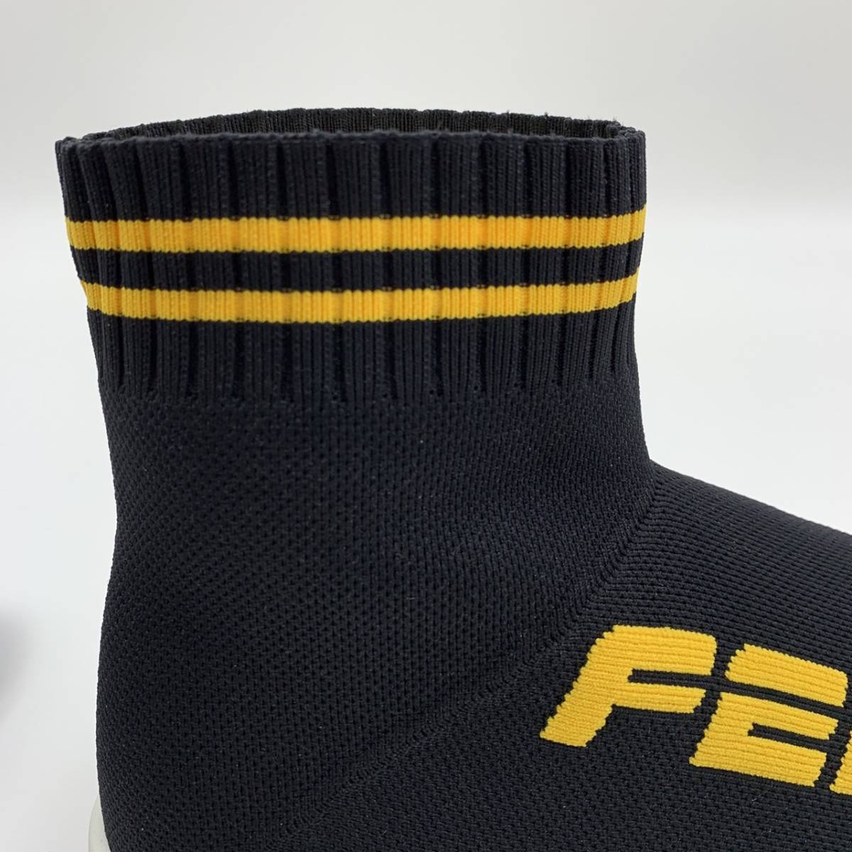 新品○定価115500円○FENDI○レディース物○ジャガードロゴ ソックス 