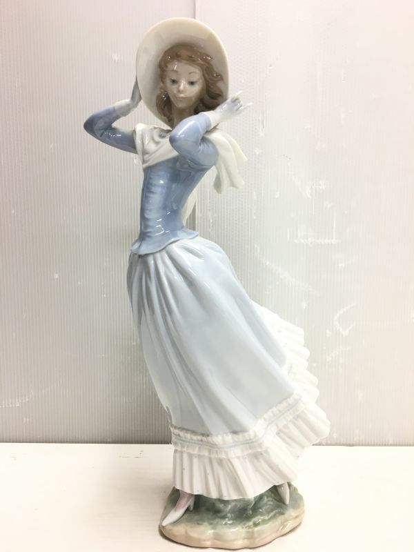 リヤドロ LLADRO 春のそよ風 女性 BREEZE - #4936 SPRING 貴婦人 美品