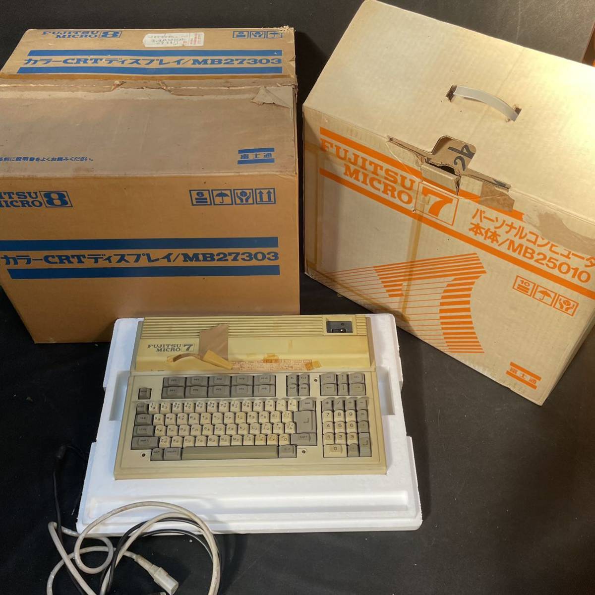 ジャンク 未清掃 富士通 MICRO FM-7 MB25010 カラーCRTディスプレイ