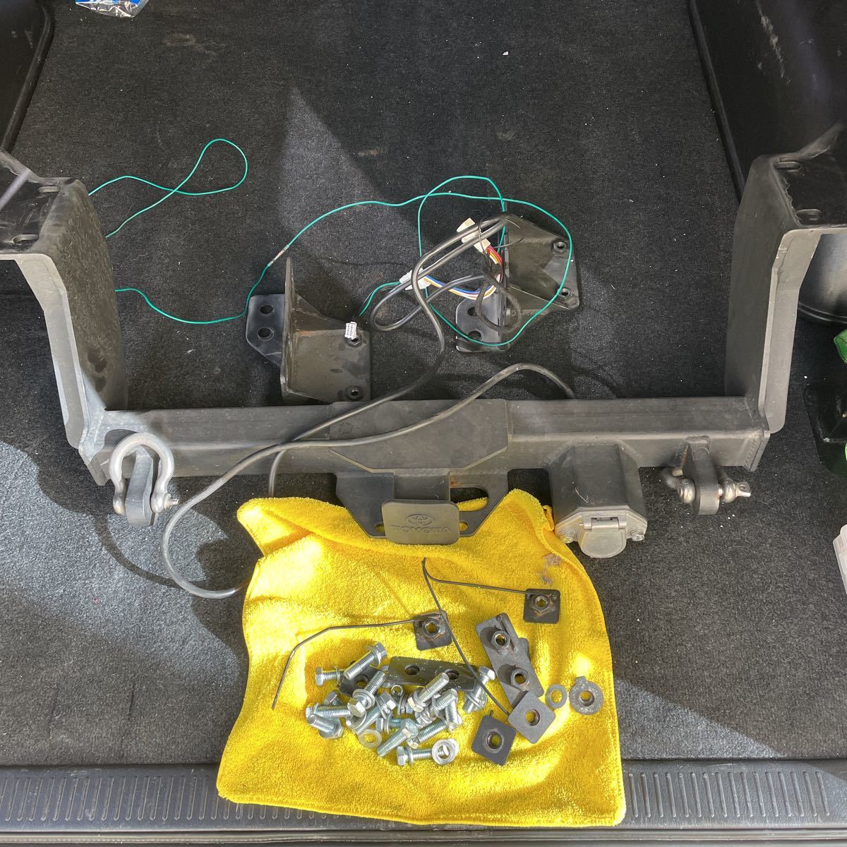 ハイエース 200系 4型 ヒッチメンバー 引き取りのみ