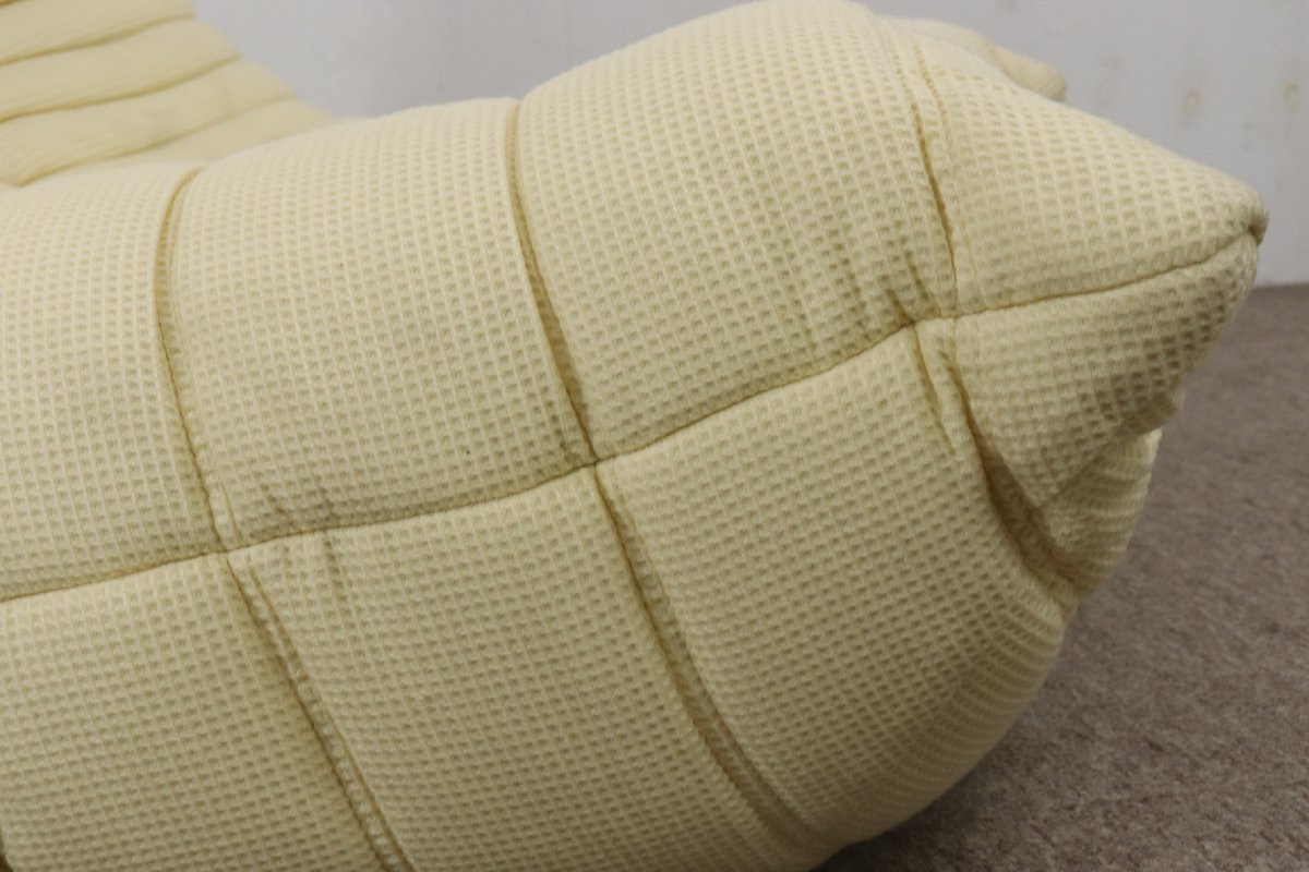 ligne roset/リーンロゼ TOGO/トーゴ ミッシェル・デュカロワ クリーム系布張り 1人掛けソファ 神奈川発 1-C072/1/D1