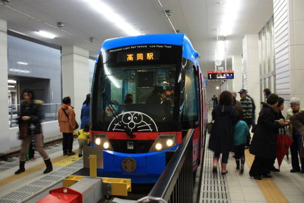 万葉線 ドラえもんトラムmlrv1000型nゲージ 路面電車 売買されたオークション情報 Yahooの商品情報をアーカイブ公開 オークファン Aucfan Com