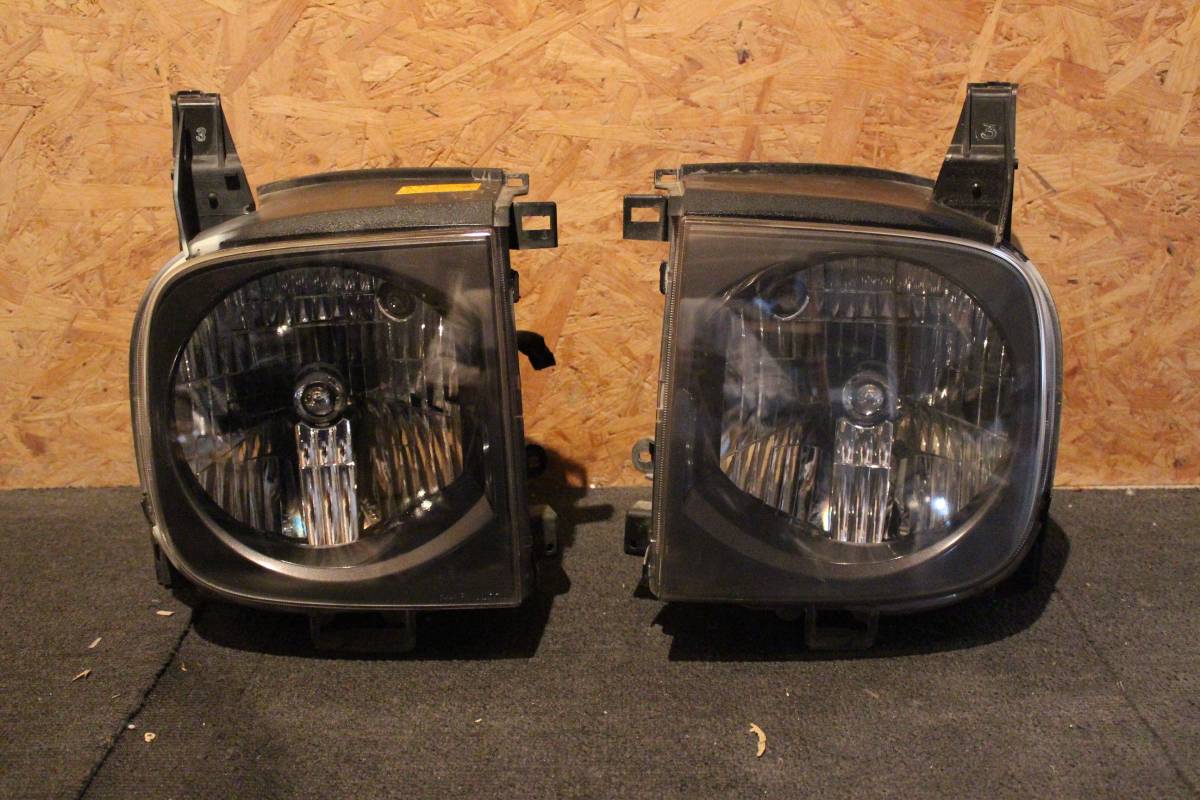 日産 キューブ　ライダー Z11　前期　純正　HID キセノン ヘッドライト レンズウレタン再生済み　ICHIKOH　1713