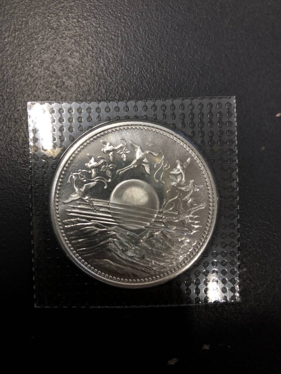 安い，新品 HB6666 天皇陛下御在位60年記念 1万円銀貨 昭和61年 壱万円 一万円 10000円 ブリスターパック入(昭和)｜売買されたオークション情報、yahooの商品情報をアーカイブ公開 - オークファン 記念硬貨
