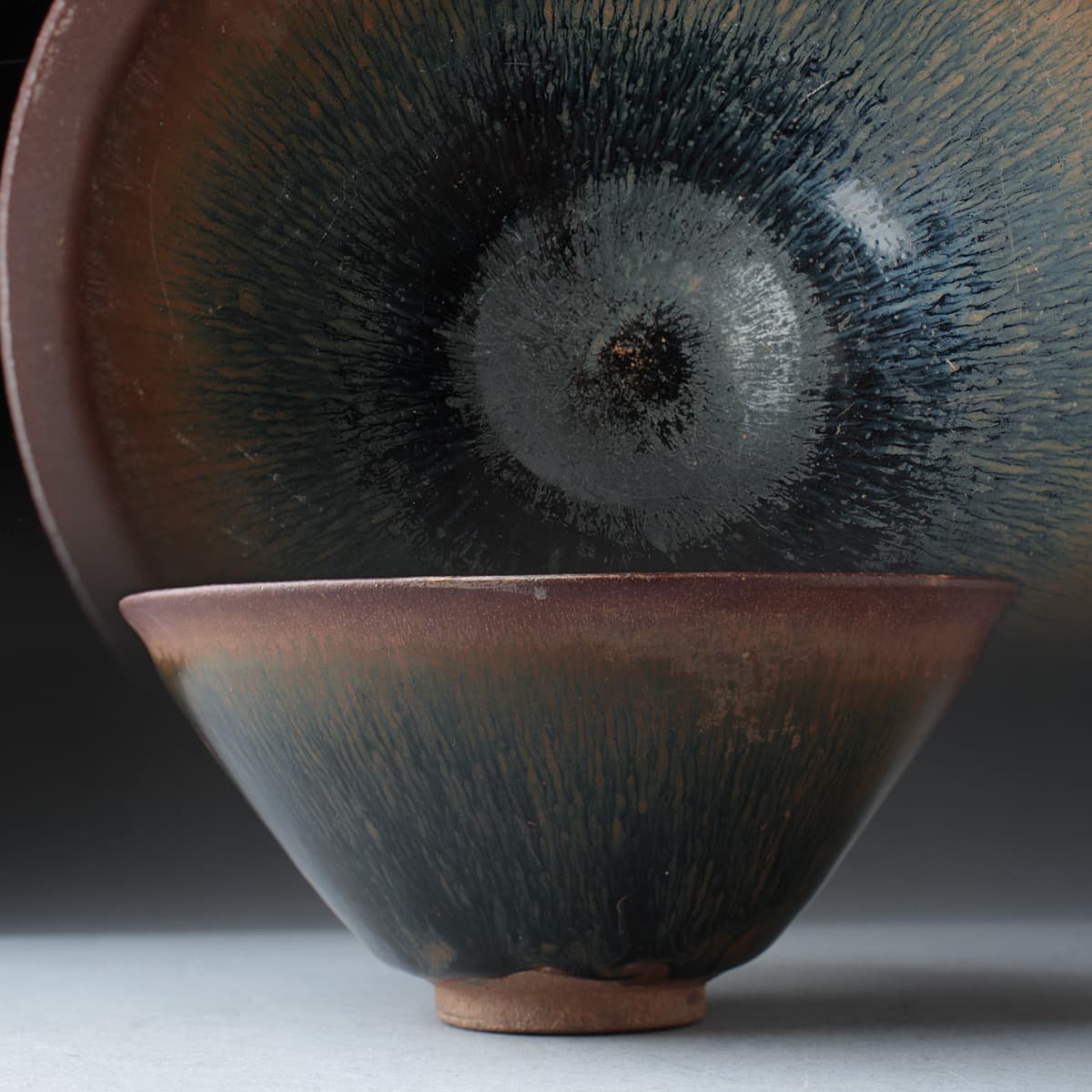 黒織部檜垣文茶碗　特別出品 古美味】檜垣青子造 鳳凰の絵 黒茶碗 御大典記念百ノ内