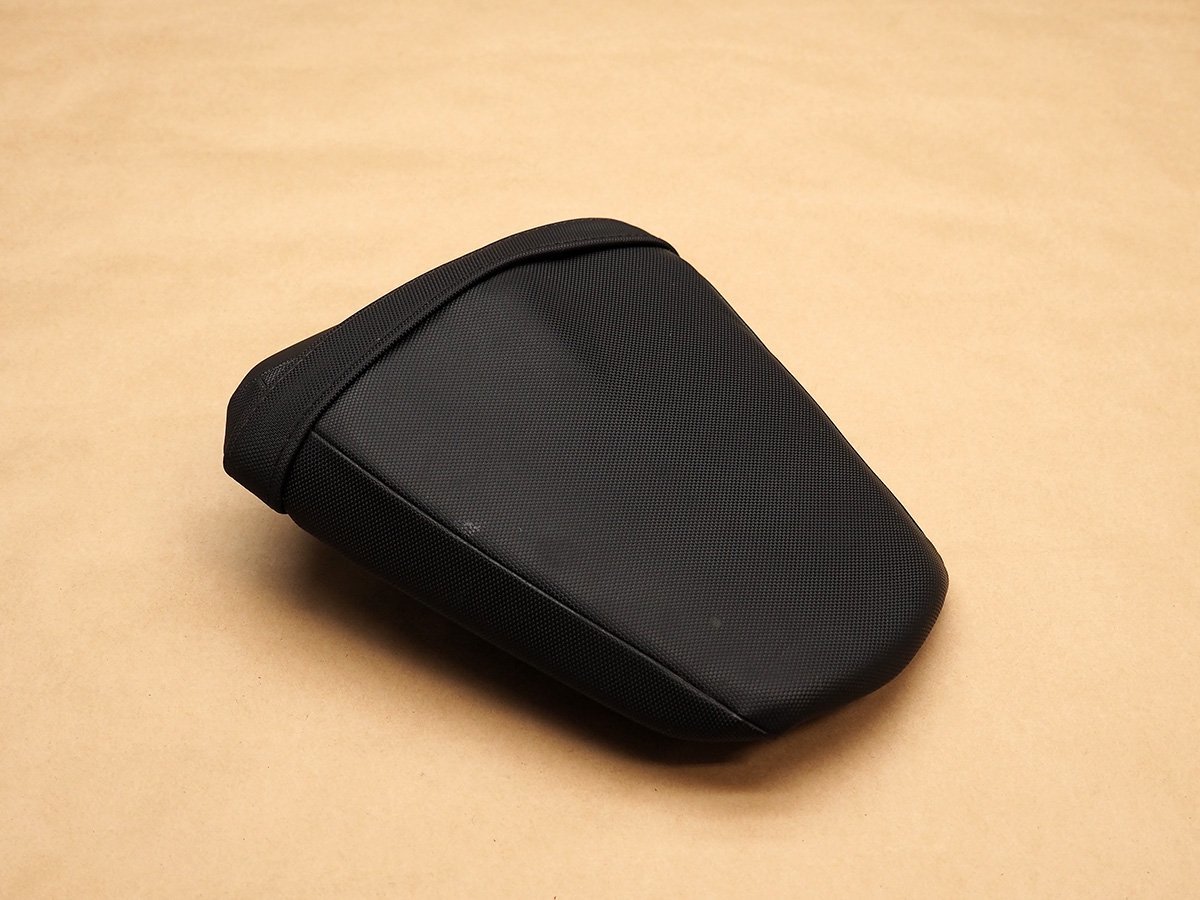 ☆GSX-R1000 L7 2017年～2022年 純正 タンデムシート 品番：45311-17K0