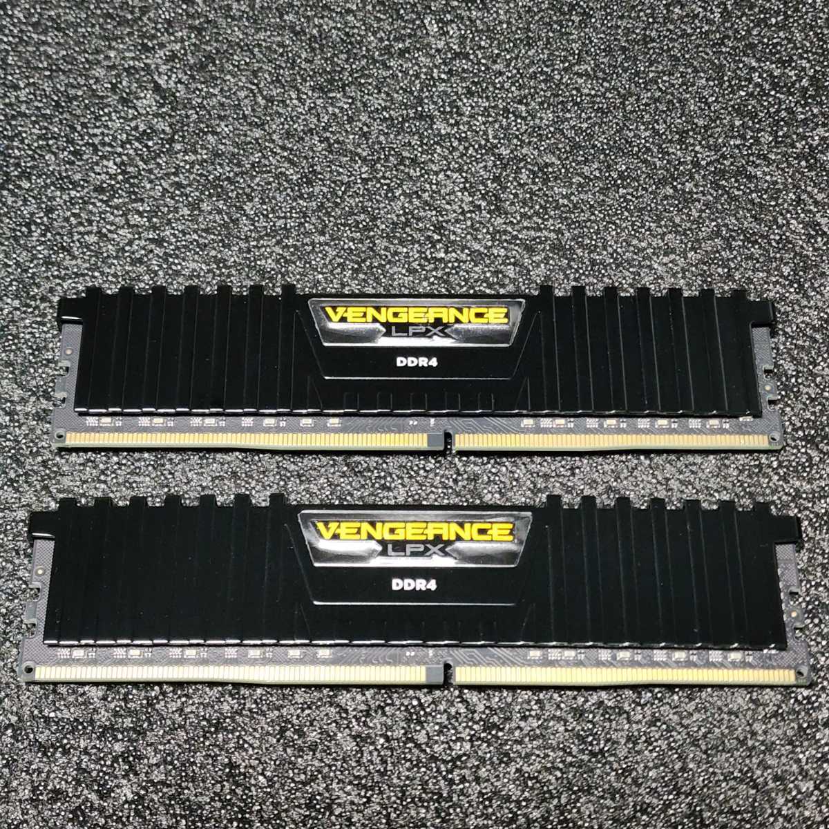 CORSAIR Vengeance LPX - DDR4 - kit - 32 Go: 2 x 16 Go - DIMM 288 broches - 3200 MT/s / PC4-25600 - CL16 - 1.35 V - mémoire sans tampon - non ECC - noir - Mémoire RAM - Achat & prix
