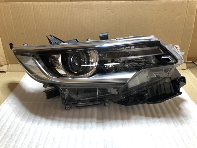 ヘッド ライト 右 ユニット 仕入品 トヨタ アリオン KOITO 20-460 フロント ランプ 内側取付部欠け有り