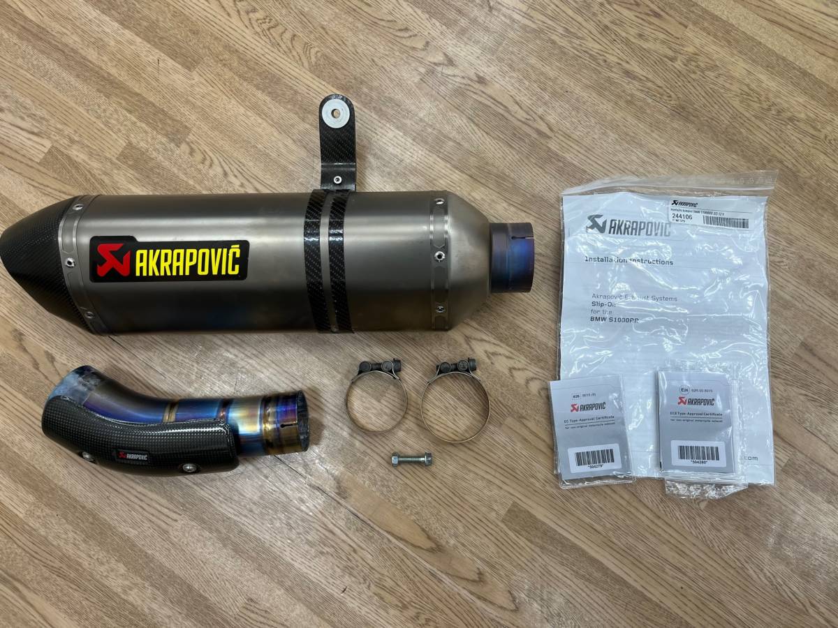 アクラポビッチ Akrapovic (アクラポヴィッチ) GPスタイル スリップ 