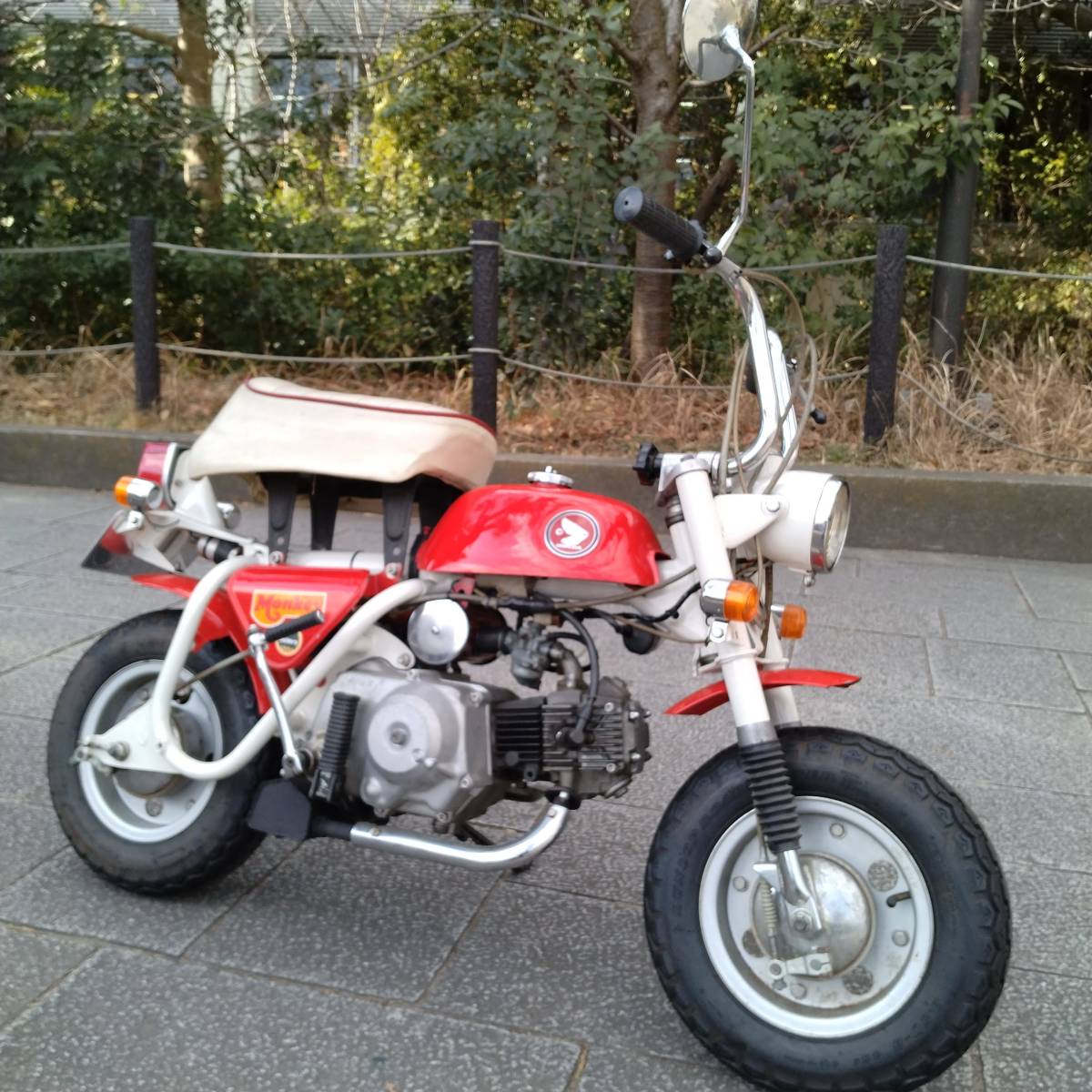 大変希少な モンキー Z50A エンジン始動確認済！両手ブレーキの1969年 