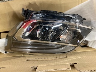 三菱 EKスペースカスタム 左ヘッドライト 中古品 DBA-B11A eK