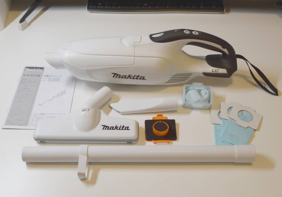 ☆送料無料☆マキタ 掃除機 CL182FD 動作確認済み 18V充電式クリーナ コードレス 紙パック式 ワンタッチスイッチ ゴミストッパ makita 本体
