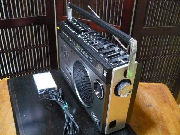 Vintage SONY CF-1980 モノラルラジカセ 動作品 音がいい (ラジカセ