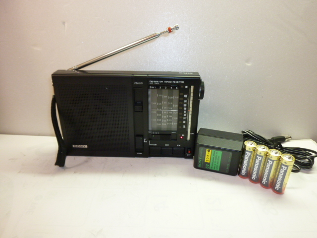 Sony sony ICF-7600 ICF-7600A Radio w⁄antenna w⁄strap functional ||READ