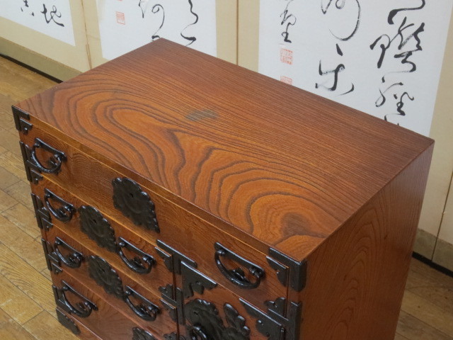 逸品 伝統工芸 欅材 拭き漆塗 南部鉄金具 民芸 岩谷堂箪笥 鍵