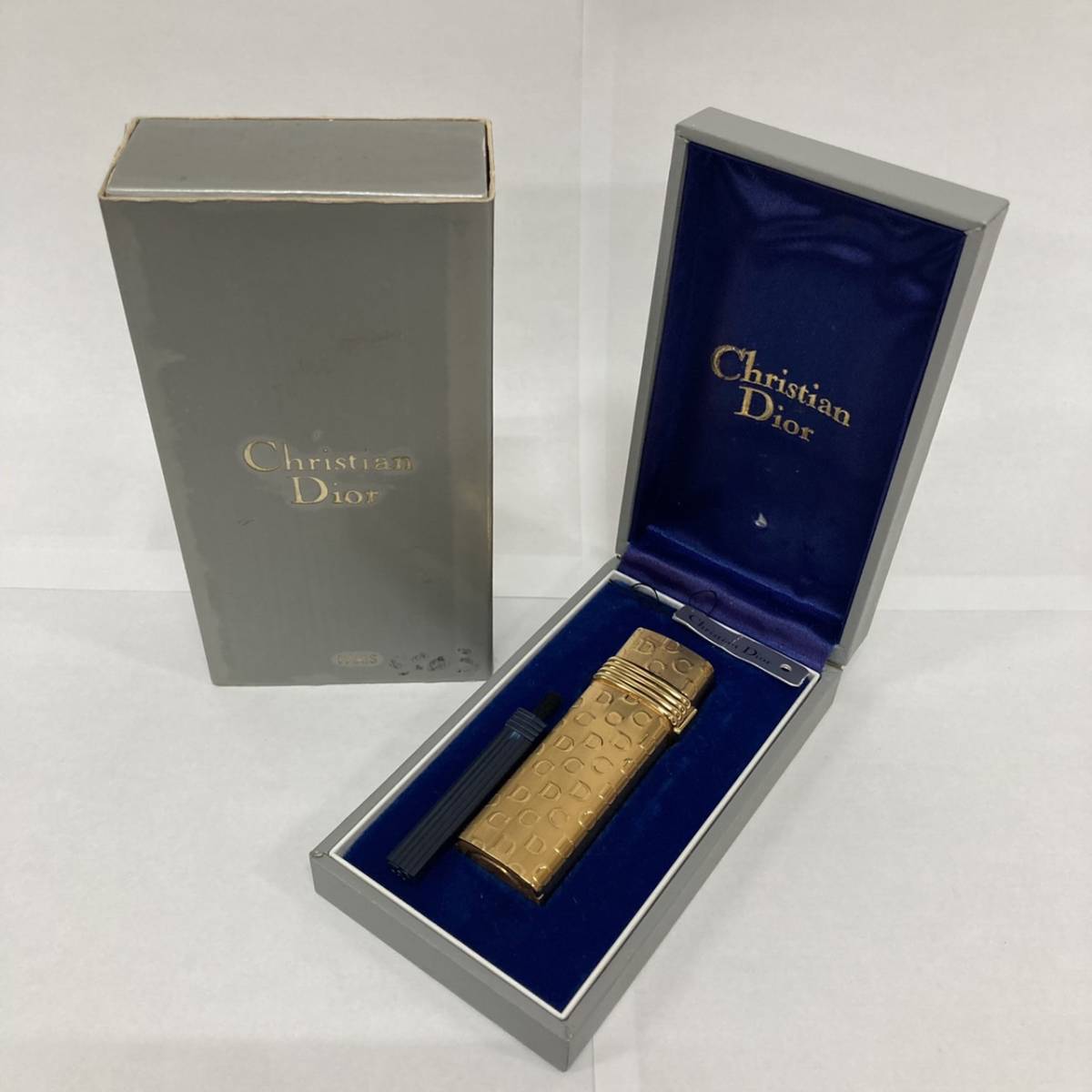 驚きの破格値，新品 #8434 Christian Dior クリスチャンディオール ガスライター ゴールドカラー 箱付き ジャンク(ガスライター)｜売買されたオークション情報、yahooの商品情報をアーカイブ公開 - オークファン 一般