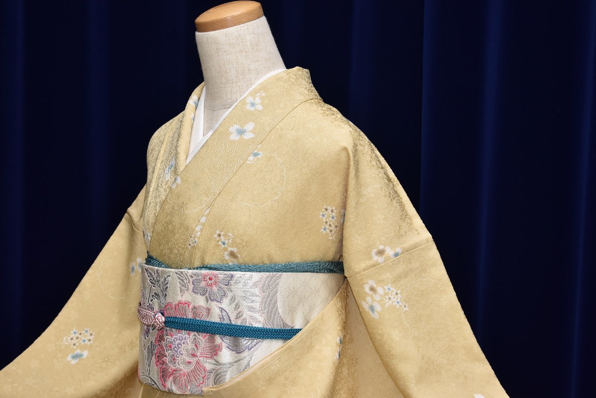 【ちどりや】1円開始 未使用品 美品 正絹 小紋 袷 広衿 身丈165.5cm/裄65cｍ TL寸 小桜地紋 雪輪シルエット 小花 玉子色 しつけ付 G226