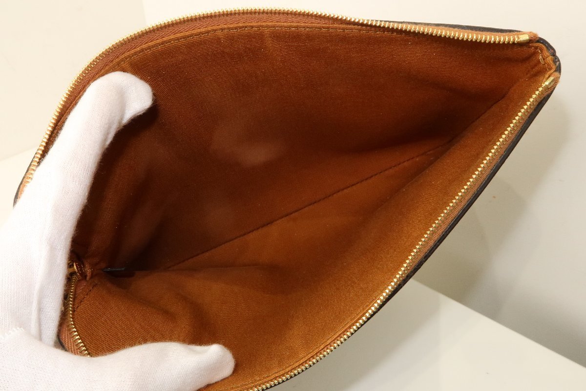 定価9.5万円弱 トリオンフ柄！美品 セリーヌ マカダム クラッチバッグ