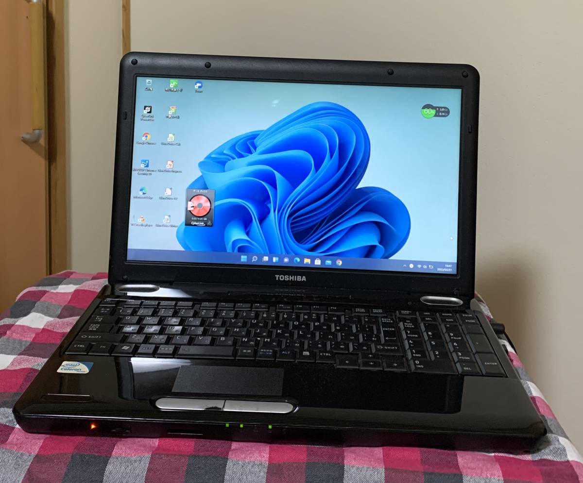 【美品】東芝Dynabook メモリ-4GB ストレージ：320GB Windows11 Pro64 bit　HDML搭載・キーボード搭載！