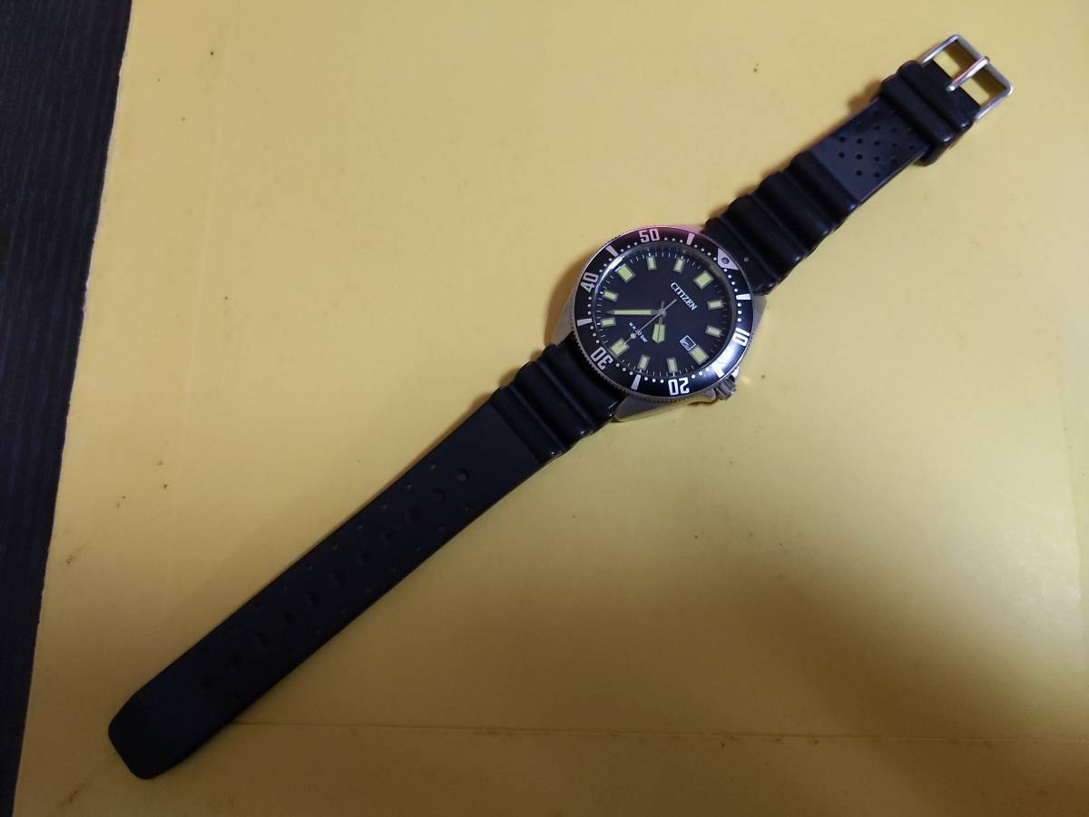 CITIZEN シチズン ダイバーズ Eco-Drive ダイバー200m デイト付 稼働 