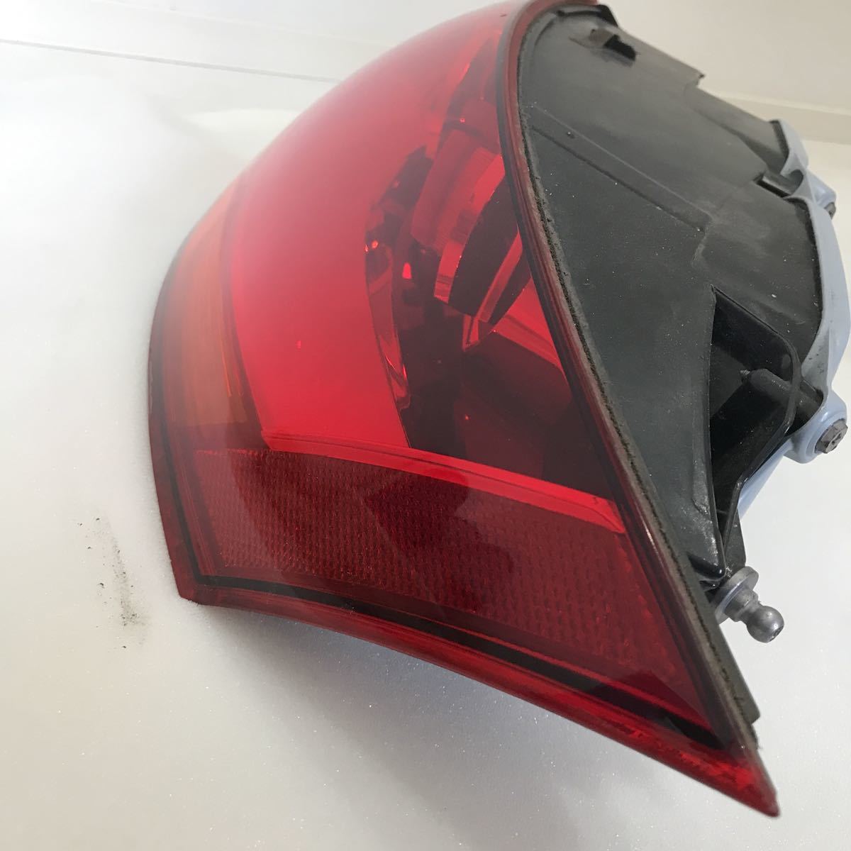 TT 8J系 純正 右テールランプ/ライト/レンズ 8J0 945 096 純正品番