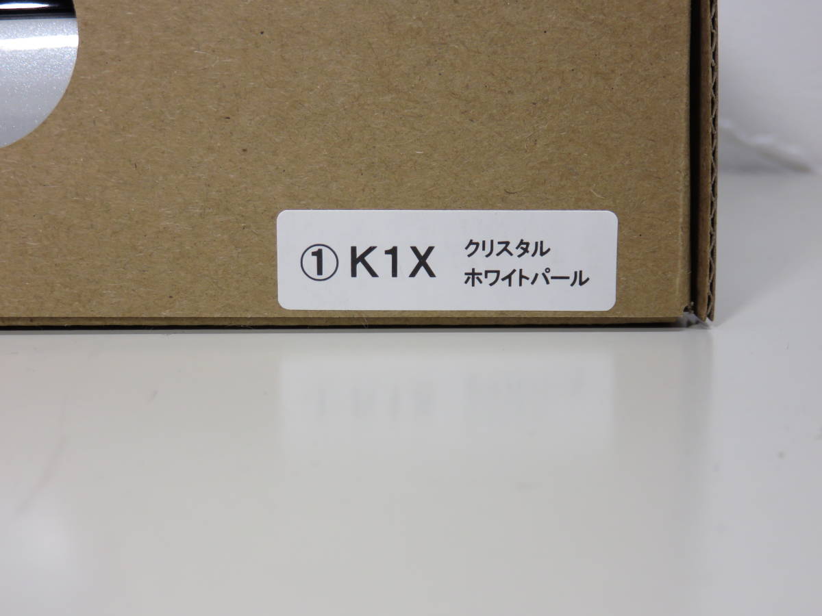 トヨタ GR86 クリスタルホワイトパール K1X カラーサンプル