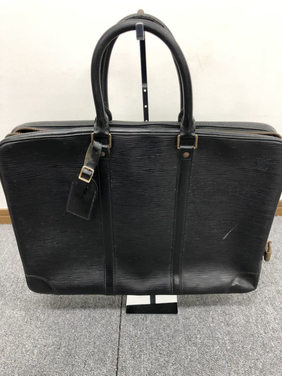 ■【売り切り】LOUIS VUITTON ポルトドキュマンヴォワヤージュ