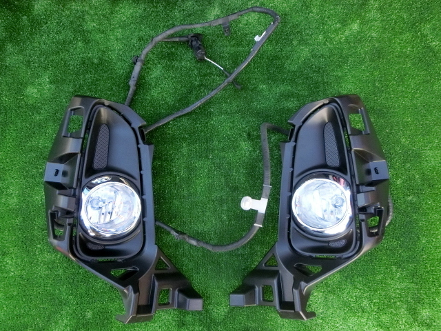 ACR50 エスティマ アエラス フォグライト/フォグランプ メッキベゼル KOITO 12-580 52030-28010 / 52040-28010