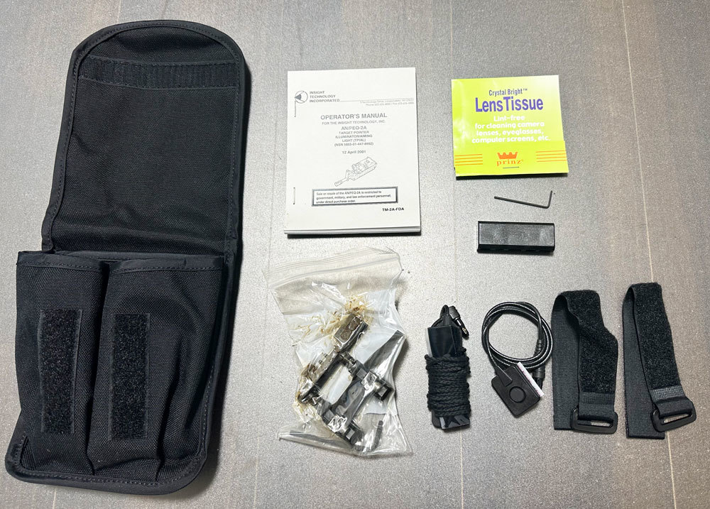 実物 放出 AN / PEQ 2 M4 M16 レーザー デバイス