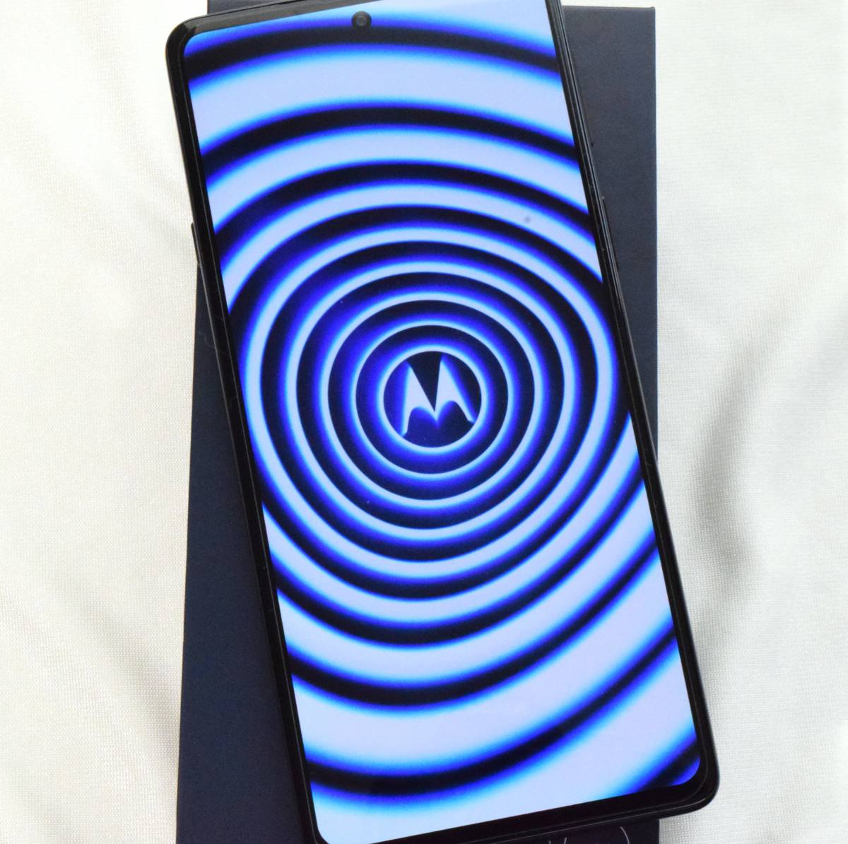 Motorola edge 20 フロストオニキス 有機EL 5G対応 SIMフリー 極上品 