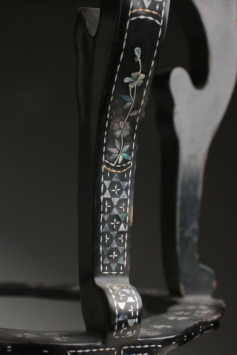 EI725 時代物 黒漆嵌螺鈿云鶴圖香几・螺鈿小卓 高18cm 重300g・黒漆塗