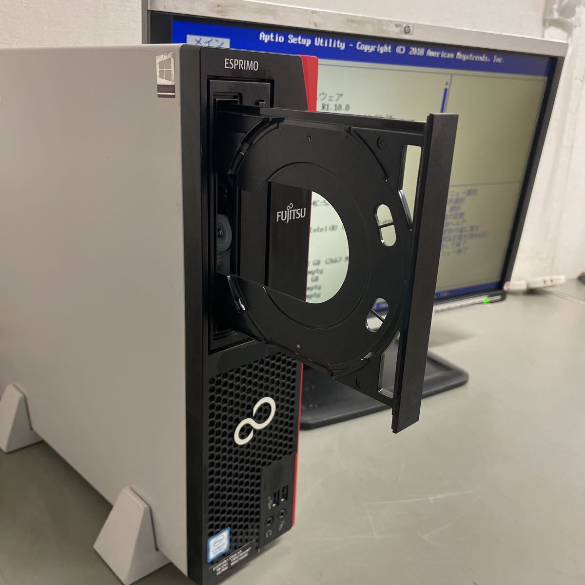 タ40 FUJITSU ESPRIMO D588/VX FMVD4000KP Core i7 8700 メモリ8GB