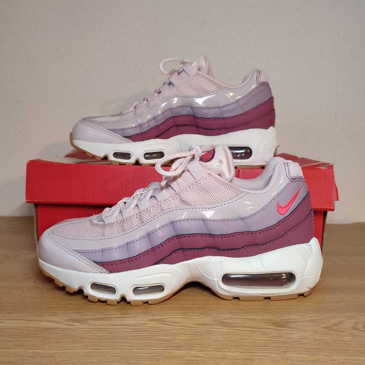 美品 海外限定モデル NIKE WMNS AIR MAX 95