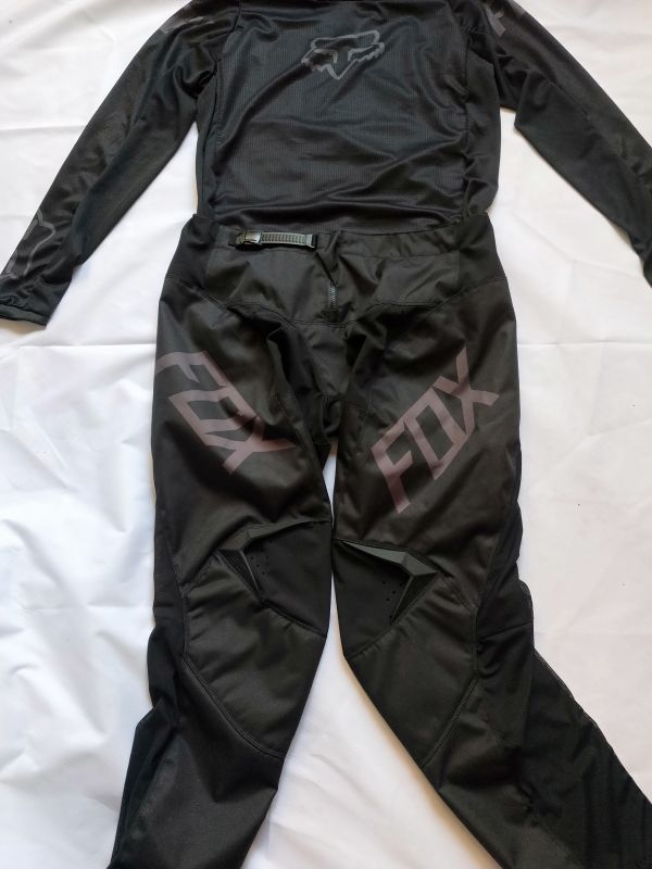 モトクロス FOX/フォックス バイクウェア ジャージ レース M+32，L+34，XXL+38在庫処分 メッシュ通気 サイズ選択可能 アウトレット品 黒