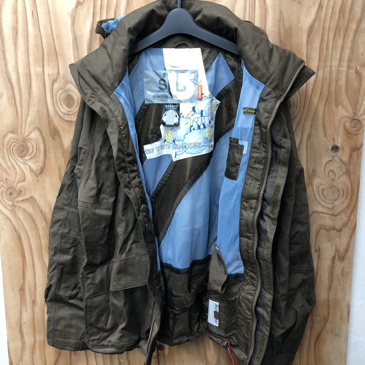 BURTON スノーボードウェア The White Collection Sサイズ 上下セット