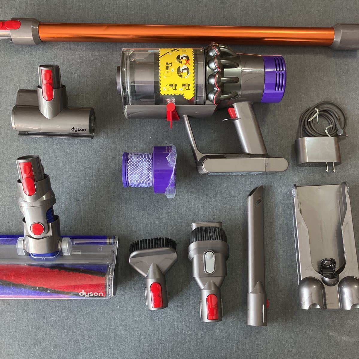 ☆中古☆ ダイソン dyson v10 fluffy sv12 稼動品 分解清掃 V10