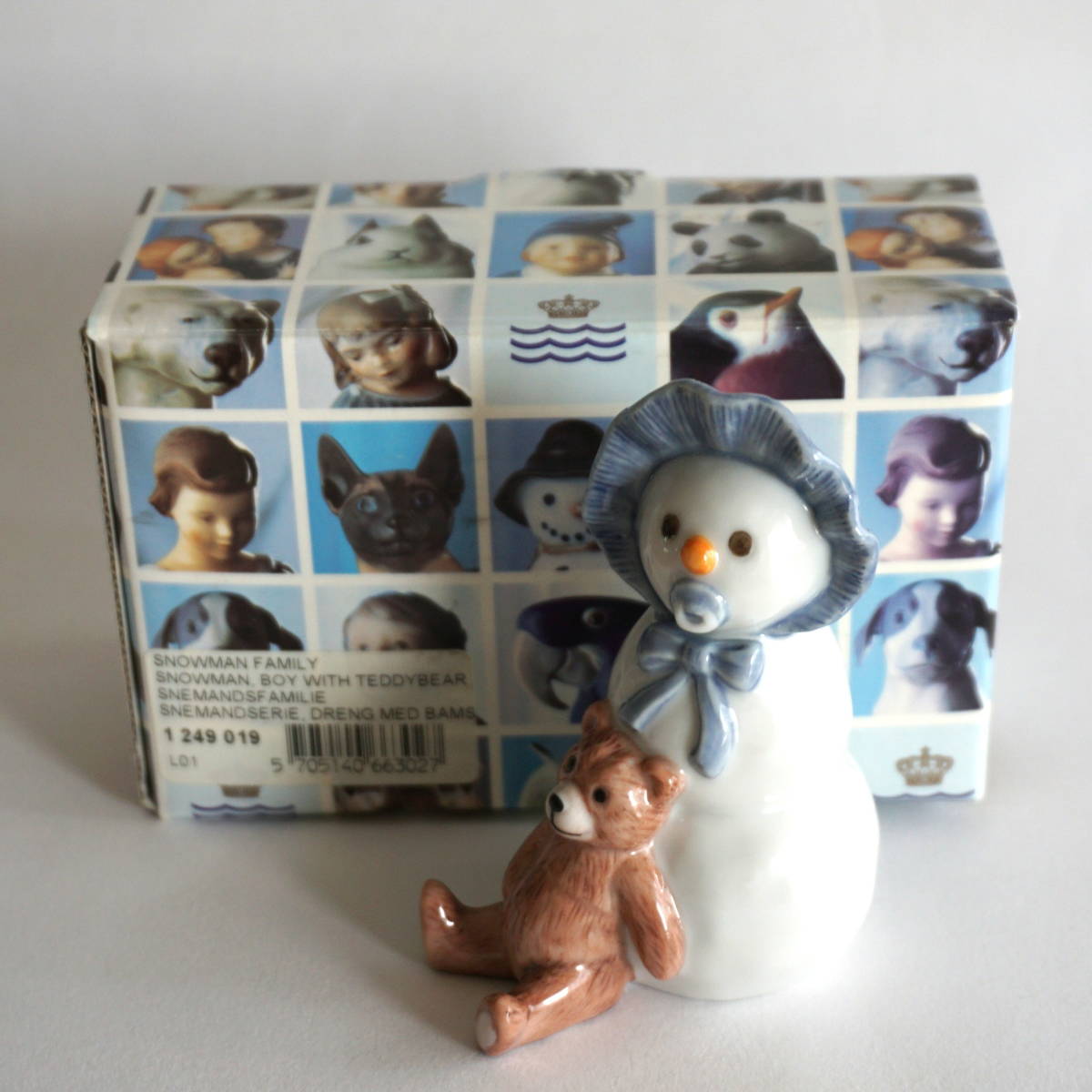 新品，安い A3 価格 ロイヤルコペンハーゲン スノーマン テディベア フィギュリン 箱付き(ロイヤルコペンハーゲン)｜売買されたオークション情報、yahooの商品情報をアーカイブ公開 - オークファン ロイヤルコペンハーゲン