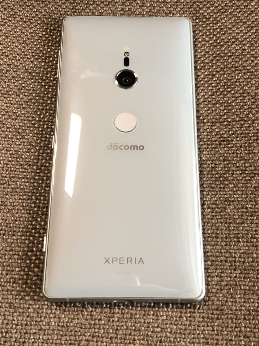 ドコモ SIMフリー Xperia XZ2 SO-03K シルバー 利用制限○ バッテリー