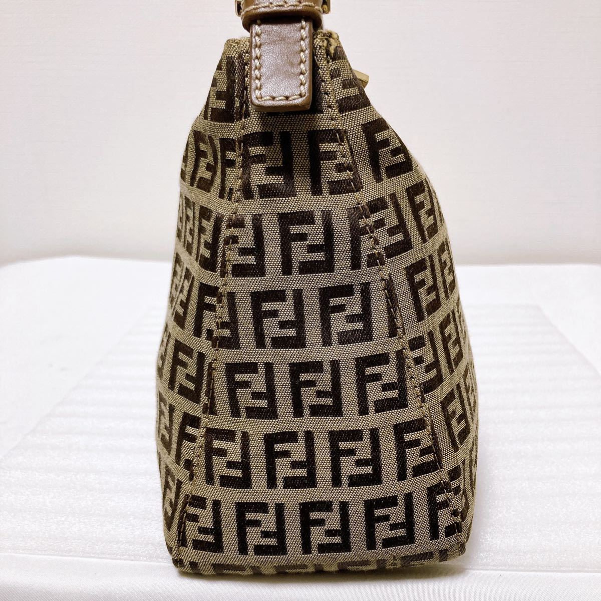 FENDI - 本物 フェンディ FENDI ズッキーノ アクセサリーポーチ ポーチ