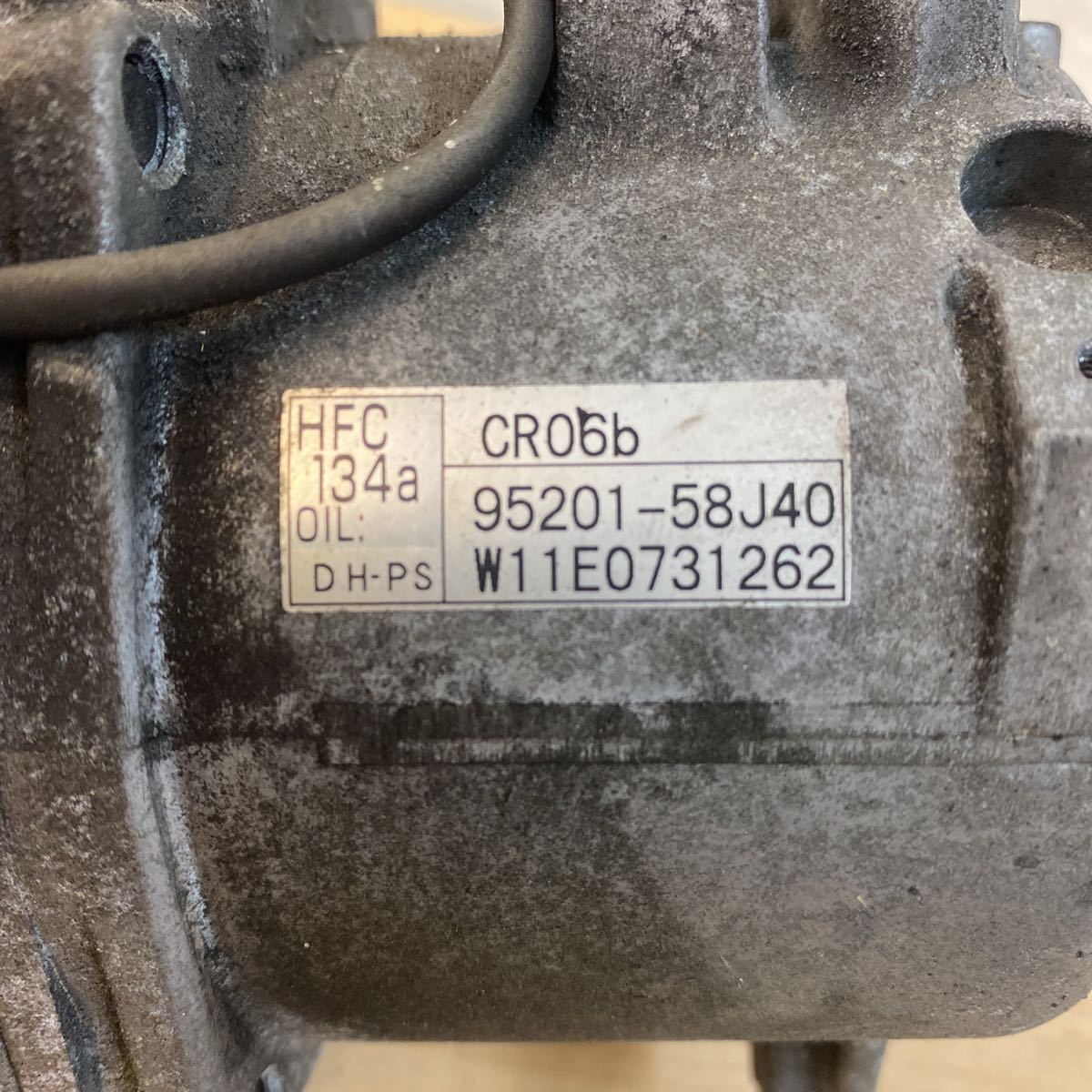 ★スズキ　エブリイバンDA64V★クーラーコンプレッサー/95201-58J40/YD159