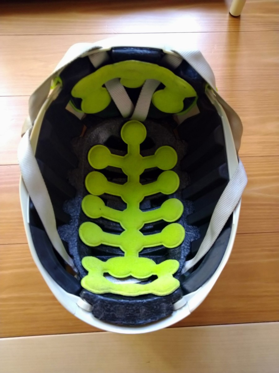 EDELRID MADILLO 登山用折りたたみヘルメット EN12492