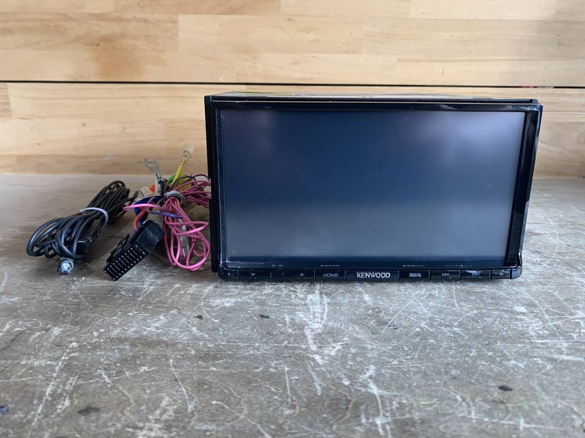 2303123】KENWOOD 7型 ワンセグ内臓 彩速ナビ メモリーナビ MDV-D303 