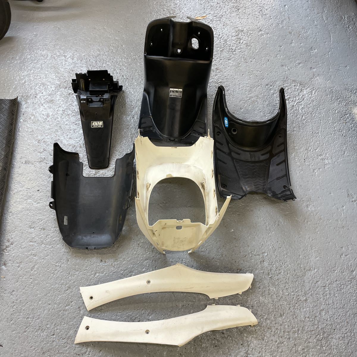 35G AF35 ライブDio ZX 【350】 AF35 ライブDIO ZX 後期 純正 カウル