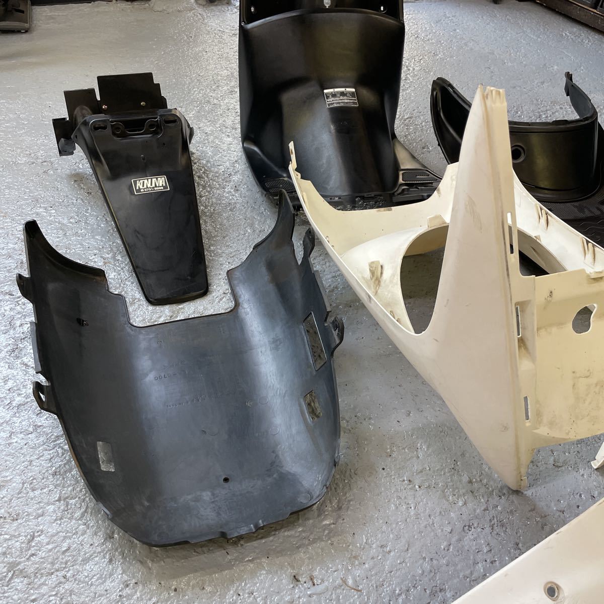 35G AF35 ライブDio ZX 【350】 AF35 ライブDIO ZX 後期 純正 カウル