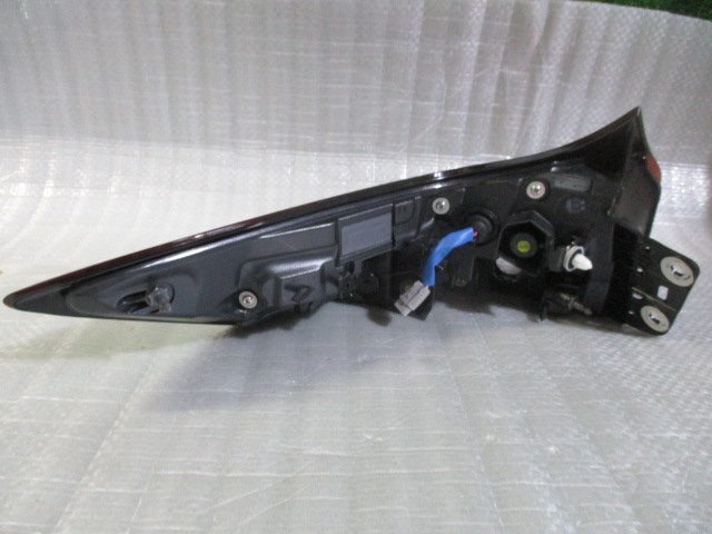 エクストレイル T33 右テールランプ KOITO 220-2378W 純正品番 26554-6RA0A