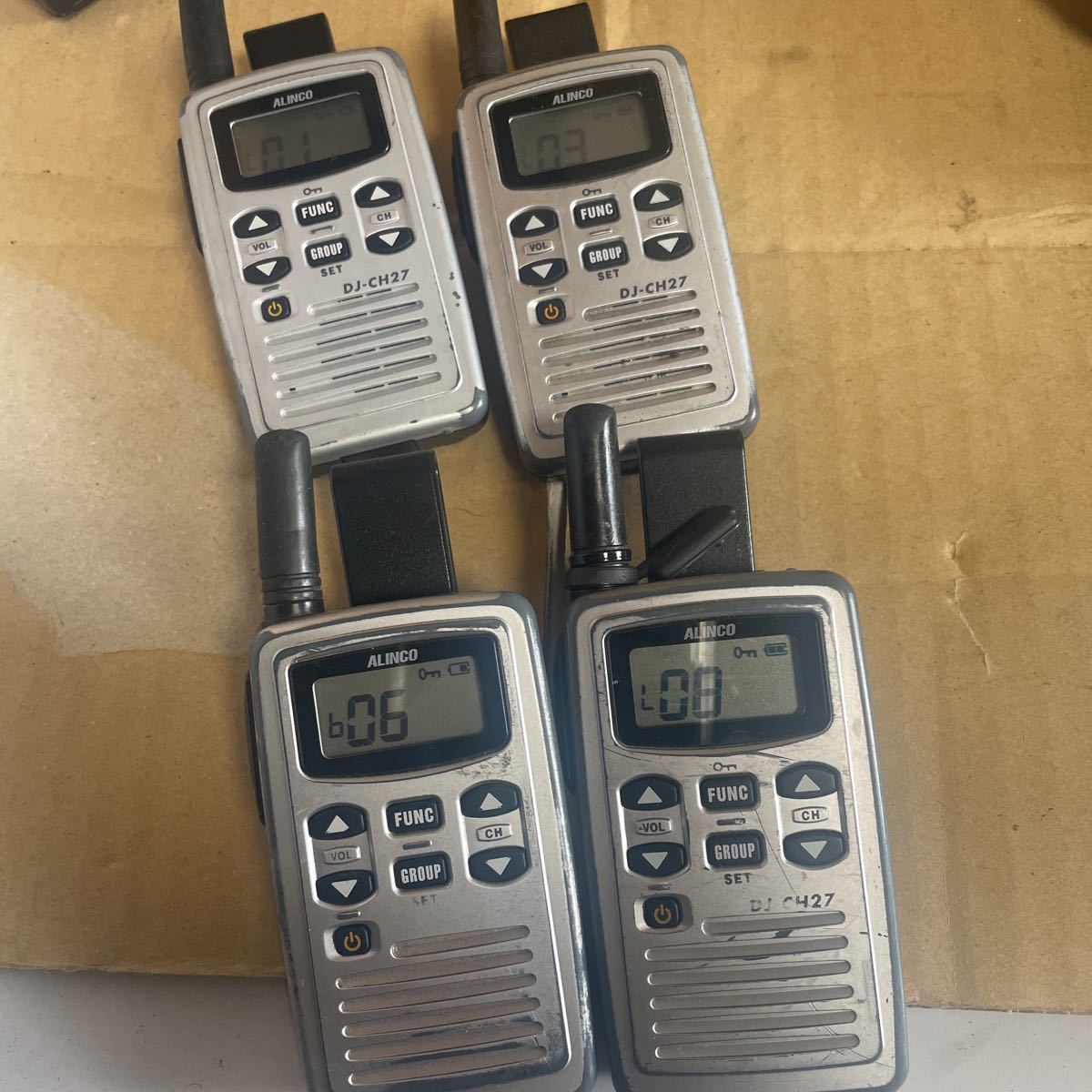 (05）アルインコ　特定小電力トランシーバー　ＤＪ－ＣＨ２７　　4台セット
