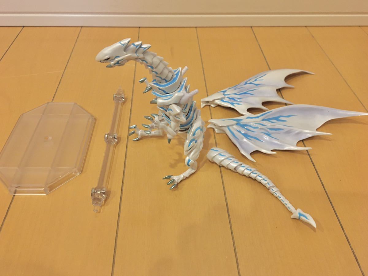 ヴァルカン・ログ 遊戯王 青眼の亜白龍 ブルーアイズ・オルタナティブ・ホワイト・ドラゴン リボルテック アクション フィギュア