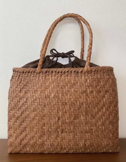 未使用品　長野産　新品　サイズXL 職人手編み　肩掛け兼用　網代編み　山葡萄籠バッグ