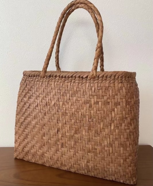 未使用品　長野産　新品　サイズXL 職人手編み　肩掛け兼用　網代編み　山葡萄籠バッグ