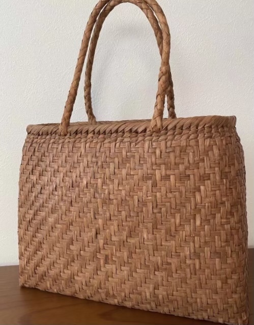 未使用品　長野産　新品　サイズXL 職人手編み　肩掛け兼用　網代編み　山葡萄籠バッグ